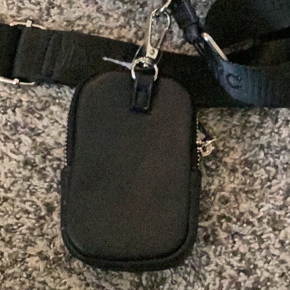 Madden NYC Black Handbag with Strap - Picture 5 of 8